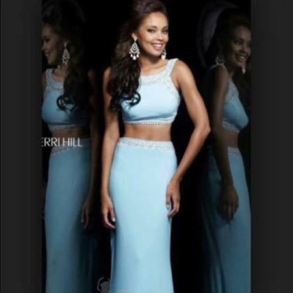 PROM DRESS FOR SALE!!
